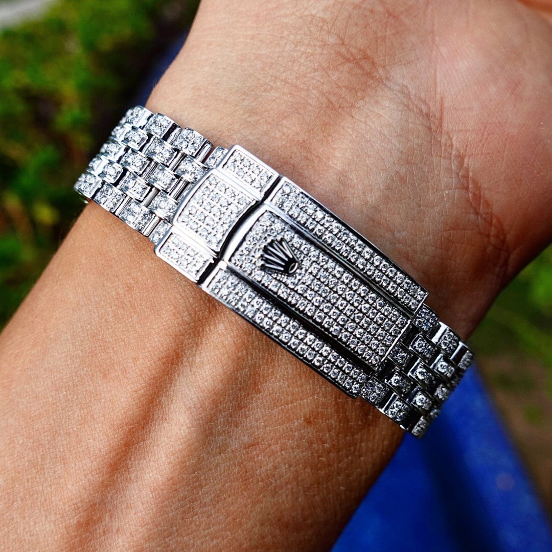 ROLEX DATEJUST 41 – OYSTERSTEEL – BLUE INDEX – JUBILEE – CUSTOM DIAMOND SET